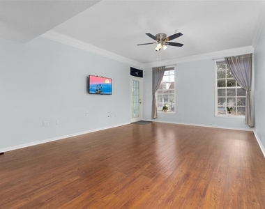 233 Goldenrain Drive - Photo Thumbnail 13