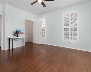 233 Goldenrain Drive - Photo Thumbnail 23