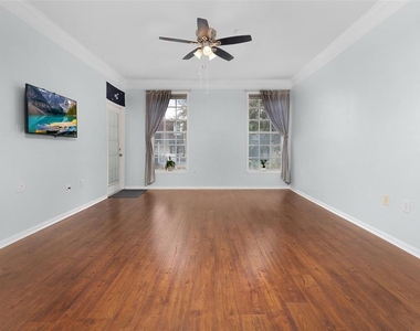 233 Goldenrain Drive - Photo Thumbnail 14