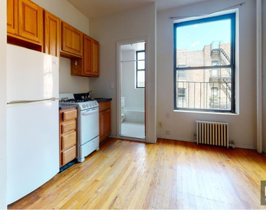 East 90th Street - Photo Thumbnail 2