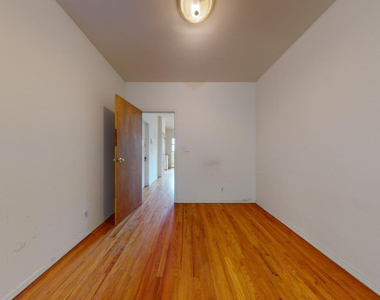 East 90th Street - Photo Thumbnail 3