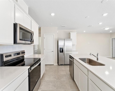 3633 Cambridge Brook Drive - Photo Thumbnail 6
