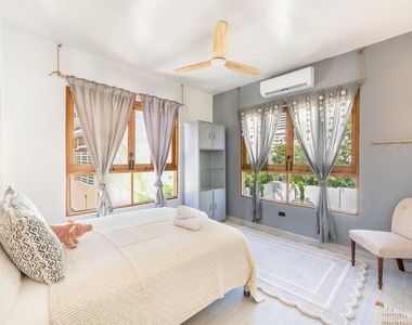 1507 Mirsonia - Photo Thumbnail 16