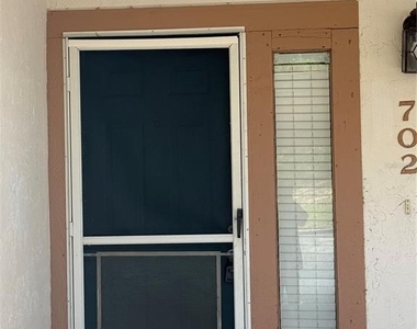 702 Country Lane Ne - Photo Thumbnail 20