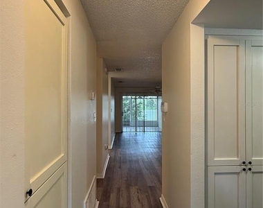 702 Country Lane Ne - Photo Thumbnail 4