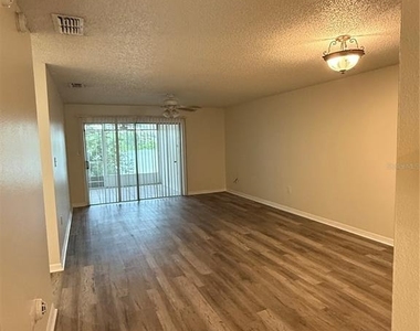 702 Country Lane Ne - Photo Thumbnail 5