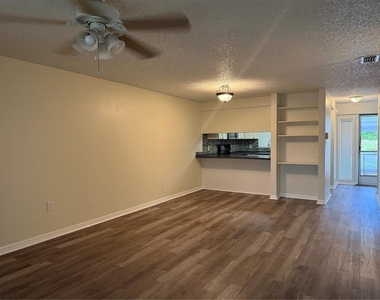 702 Country Lane Ne - Photo Thumbnail 17