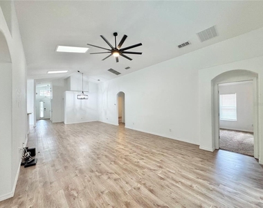502 Viola Drive - Photo Thumbnail 25