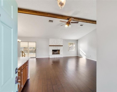 2700 Se 35th Street - Photo Thumbnail 2