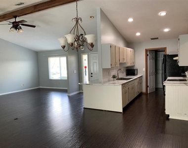 2700 Se 35th Street - Photo Thumbnail 6
