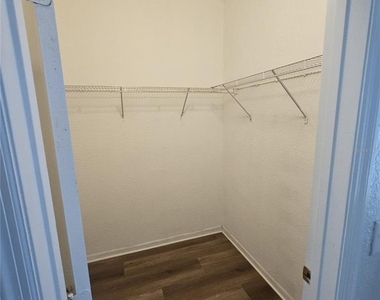 3561 Conroy Road - Photo Thumbnail 8