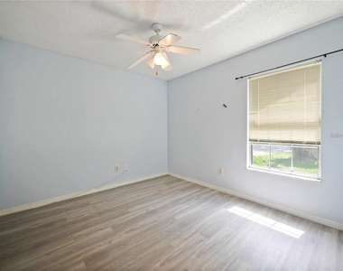 240 Maureen Drive - Photo Thumbnail 23