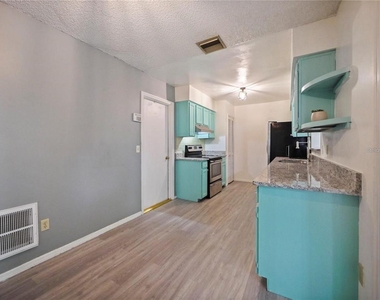 240 Maureen Drive - Photo Thumbnail 33
