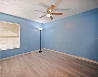 240 Maureen Drive - Photo Thumbnail 24