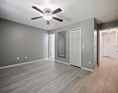 240 Maureen Drive - Photo Thumbnail 27