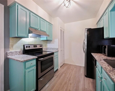 240 Maureen Drive - Photo Thumbnail 35