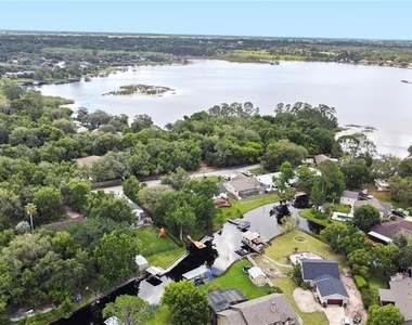 240 Maureen Drive - Photo Thumbnail 16