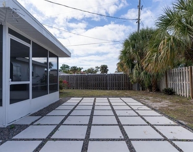 2233 Michele Drive - Photo Thumbnail 11