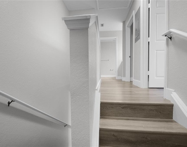 4007 Venetian Bay Drive - Photo Thumbnail 12