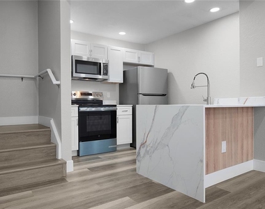 4007 Venetian Bay Drive - Photo Thumbnail 2