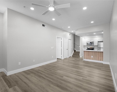 4007 Venetian Bay Drive - Photo Thumbnail 5