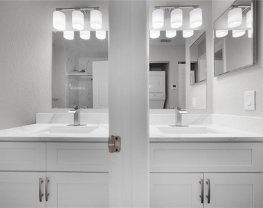 4007 Venetian Bay Drive - Photo Thumbnail 18