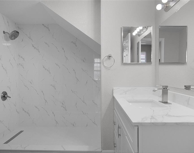 4007 Venetian Bay Drive - Photo Thumbnail 9