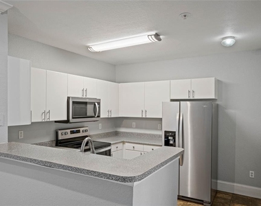 204 E South Street - Photo Thumbnail 7