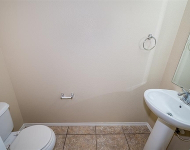 5087 Dominica Drive - Photo Thumbnail 4