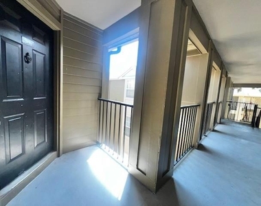 420 Summit Ridge Place - Photo Thumbnail 17