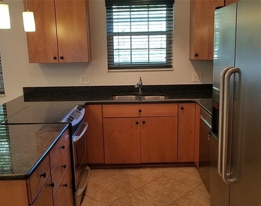 612 E Church Street - Photo Thumbnail 11