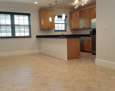 612 E Church Street - Photo Thumbnail 9