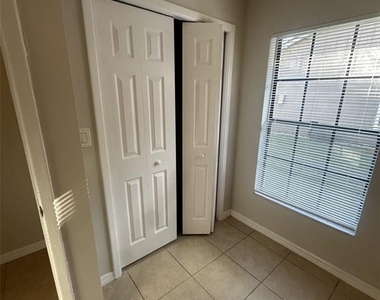 1704 Ridgewood Lane - Photo Thumbnail 5
