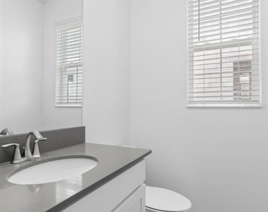 3053 Ella Way - Photo Thumbnail 7