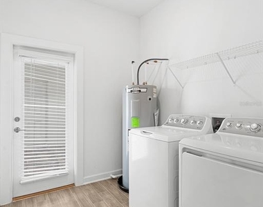 3053 Ella Way - Photo Thumbnail 15