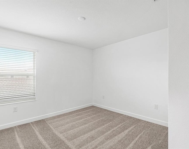 3053 Ella Way - Photo Thumbnail 22