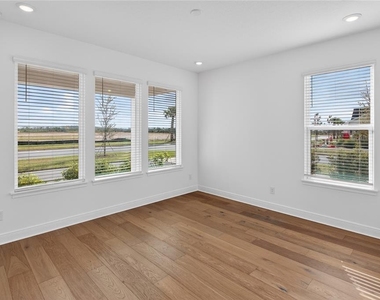 2926 Sailhouse Drive - Photo Thumbnail 2