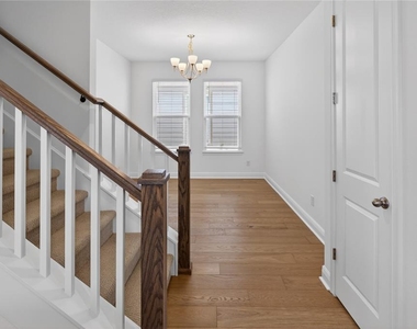 2926 Sailhouse Drive - Photo Thumbnail 9