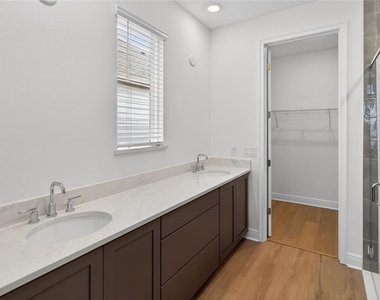 2926 Sailhouse Drive - Photo Thumbnail 17