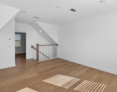 2926 Sailhouse Drive - Photo Thumbnail 23