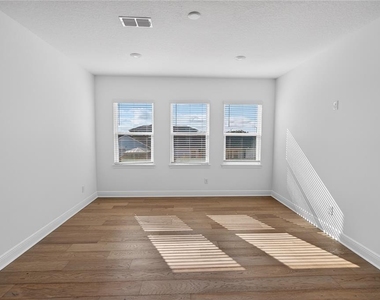 2926 Sailhouse Drive - Photo Thumbnail 22