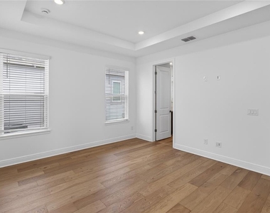 2926 Sailhouse Drive - Photo Thumbnail 16
