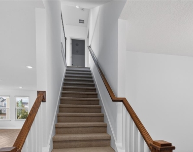 2926 Sailhouse Drive - Photo Thumbnail 7