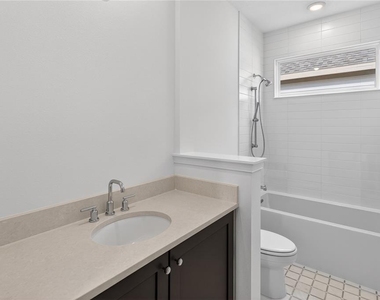 2926 Sailhouse Drive - Photo Thumbnail 6