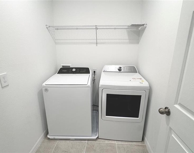 2327 Garden Belle Drive - Photo Thumbnail 12