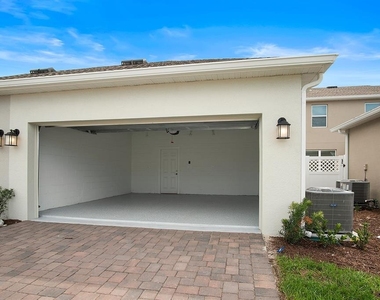 5643 Quiet Palm Loop - Photo Thumbnail 8