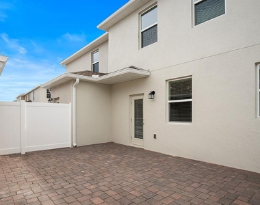 5643 Quiet Palm Loop - Photo Thumbnail 4