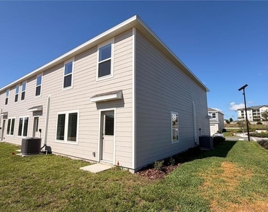 807 Lynx St - Photo Thumbnail 2