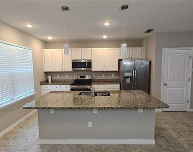 16039 Juniper Inlet Alley - Photo Thumbnail 3
