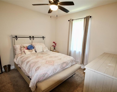 1073 Cavan Drive - Photo Thumbnail 27